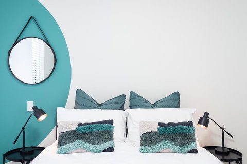 Large Light Luxe 3BDR 2BA Free Parking - Walk To Sydney Uni And RPA - Accommodation Kalgoorlie 9