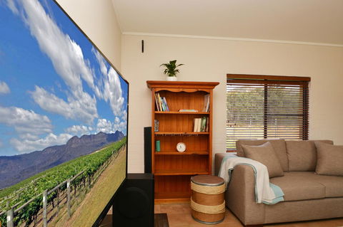 JE Guesthouse, Central To All The Hunter Valley Has To Offer - Accommodation Kalgoorlie 5