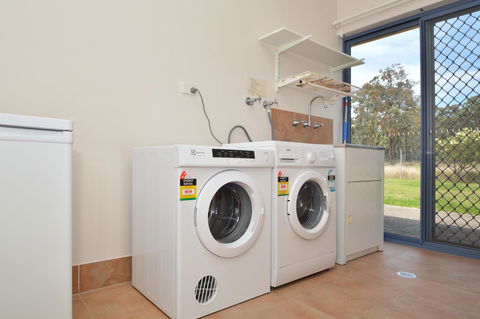 JE Guesthouse, Central To All The Hunter Valley Has To Offer - Accommodation Kalgoorlie 38