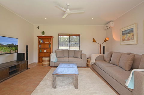 JE Guesthouse, Central To All The Hunter Valley Has To Offer - Accommodation Kalgoorlie 3