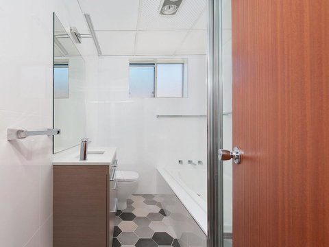 Victoria Parade, Kiah, Unit 10, 53 - Accommodation Kalgoorlie 11