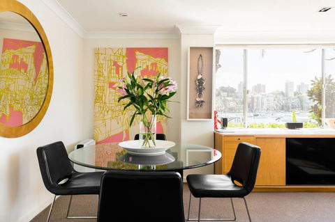 Waterfront Apartment Brimming With Inspirational Artwork - Accommodation Kalgoorlie 21