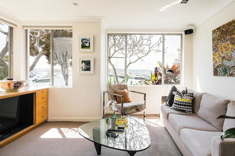 Waterfront Apartment Brimming With Inspirational Artwork - Accommodation Kalgoorlie 0