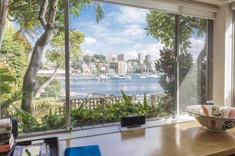 Waterfront Apartment Brimming With Inspirational Artwork - Accommodation Kalgoorlie 7