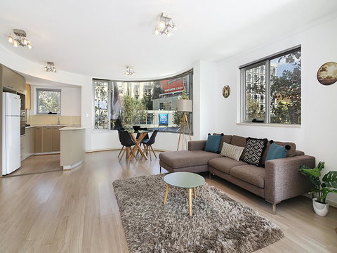 Lower Bridge And Sails - Executive 2BR Darlinghurst Apartment With Balcony And Rooftop Views - Accommodation Kalgoorlie 0