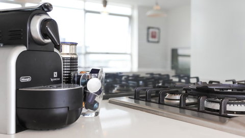 Lower Bridge And Sails - Executive 2BR Darlinghurst Apartment With Balcony And Rooftop Views - Accommodation Kalgoorlie 12