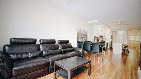 Cozy 5 Bed House In Sydney - Accommodation Kalgoorlie 6