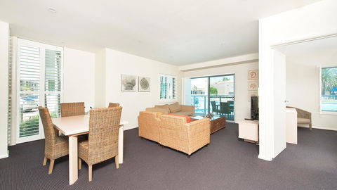 Pacific Blue, Salamander Bay - Accommodation Kalgoorlie 35