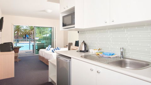 Pacific Blue, Salamander Bay - Accommodation Kalgoorlie 40