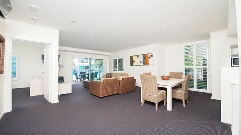 Pacific Blue, Salamander Bay - Accommodation Kalgoorlie 1