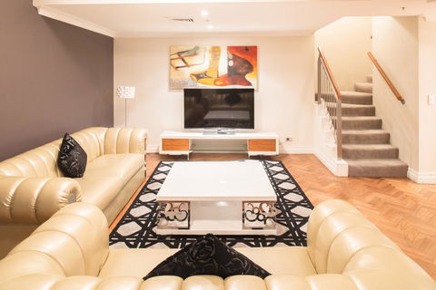 Seasons Harbour Plaza - Accommodation Kalgoorlie 4