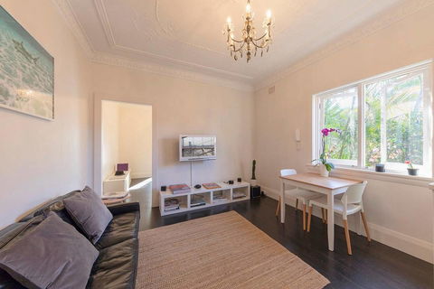 BONDI BEACH PRIME 1 Bedroom + Sunroom - Accommodation Kalgoorlie 3