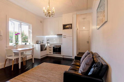 BONDI BEACH PRIME 1 Bedroom + Sunroom - Accommodation Kalgoorlie 0