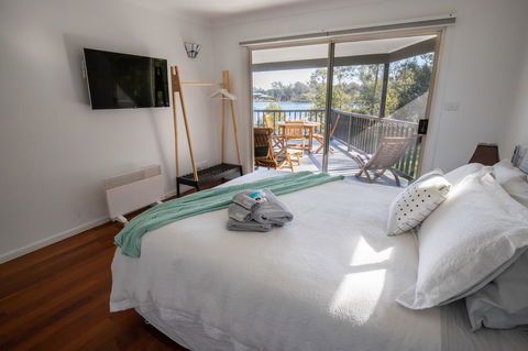 Urunga Riverview - Accommodation Kalgoorlie 1