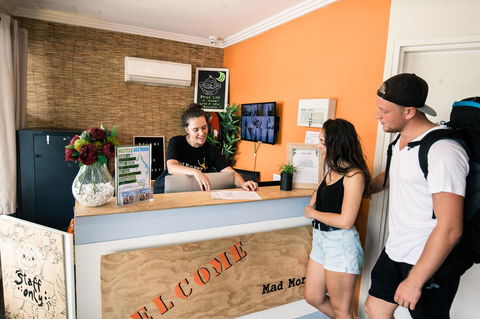 Mad Monkey Broadway - Accommodation Kalgoorlie 10