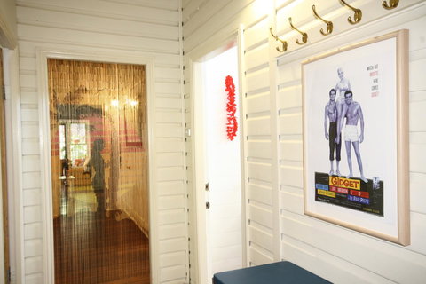 Gidget's Surf Shack - Accommodation Kalgoorlie 35