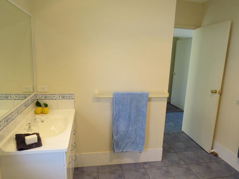BlueWater Apartments - Accommodation Kalgoorlie 22