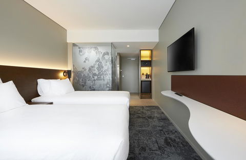 Holiday Inn Express Newcastle, An IHG Hotel - Accommodation Kalgoorlie 20