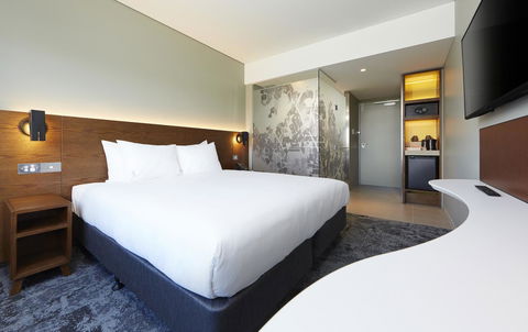Holiday Inn Express Newcastle, An IHG Hotel - Accommodation Kalgoorlie 18