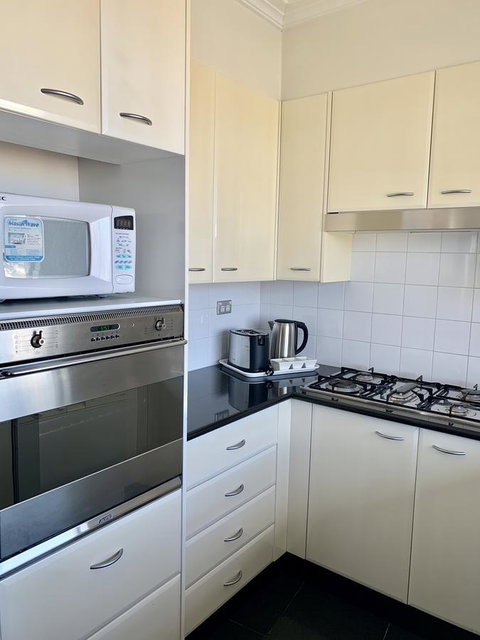 Castle Serviced Apartments - Accommodation Kalgoorlie 0