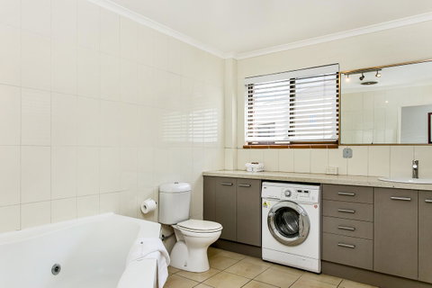 The Terraces Main Beach - Accommodation Kalgoorlie 29