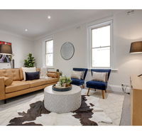 Large stylish and quiet penthouse steps from surf - Accommodation Kalgoorlie