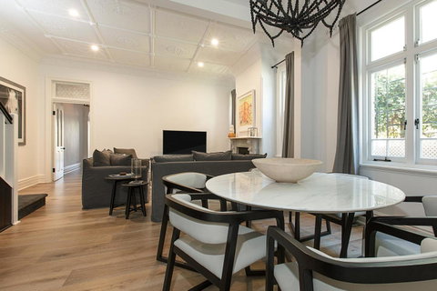 Elegant Family Home Close To Harbour And Views - Accommodation Kalgoorlie 3