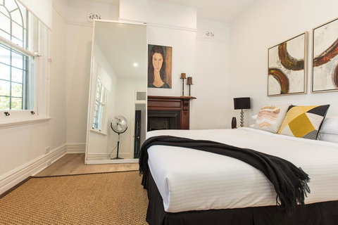 Elegant Family Home Close To Harbour And Views - Accommodation Kalgoorlie 2