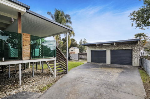 The Spa Cottage With HotTub, Netflix & Stan - Accommodation Kalgoorlie 18