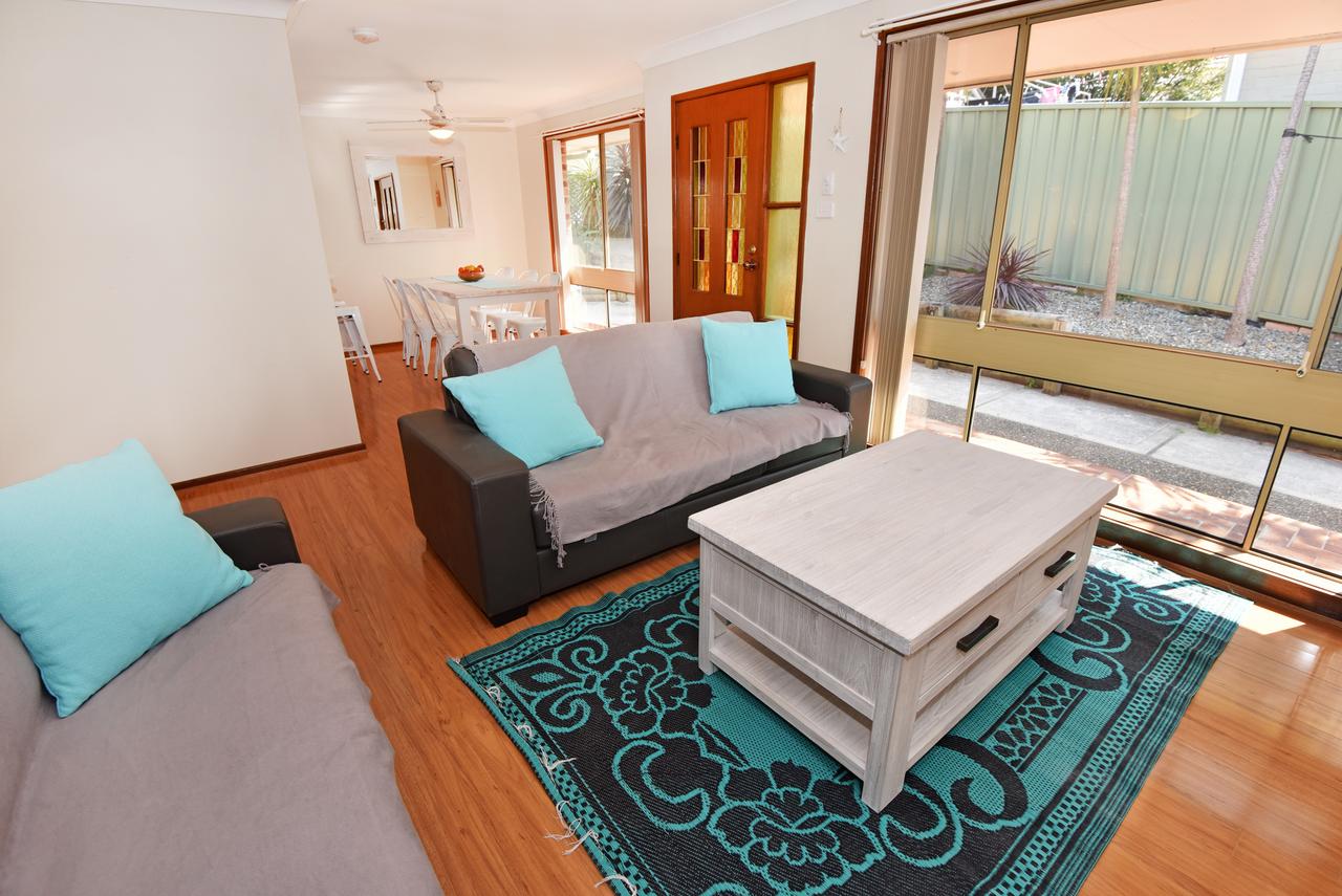 Woonona NSW Accommodation Kalgoorlie