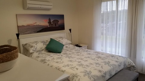 Twin Palms Holiday House At Lighthouse - Accommodation Kalgoorlie 1