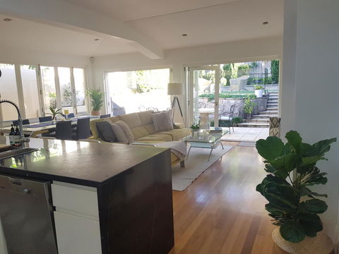 Private Room - Luxury Mosman Home - Accommodation Kalgoorlie 11