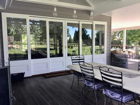 Chanticleer Gardens Barn Cottage With A Pool - Accommodation Kalgoorlie 3