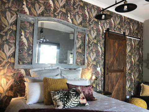 Chanticleer Gardens Barn Cottage With A Pool - Accommodation Kalgoorlie 20