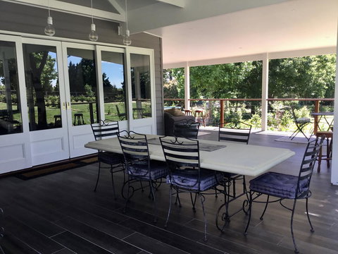 Chanticleer Gardens Barn Cottage With A Pool - Accommodation Kalgoorlie 5