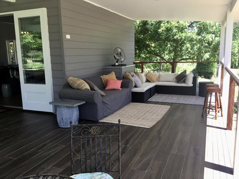 Chanticleer Gardens Barn Cottage With A Pool - Accommodation Kalgoorlie 1