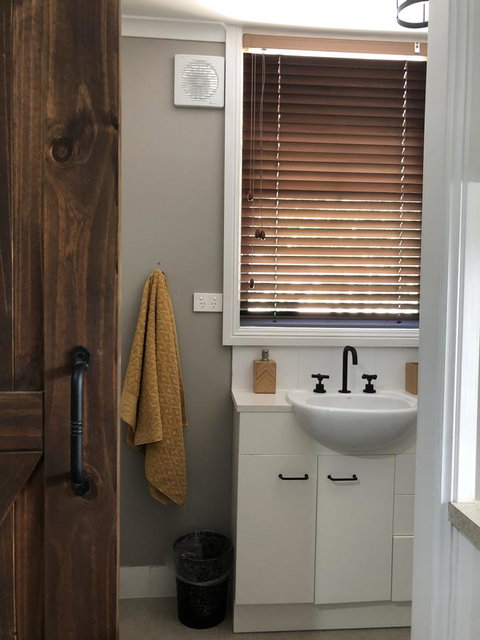 Chanticleer Gardens Barn Cottage With A Pool - Accommodation Kalgoorlie 22