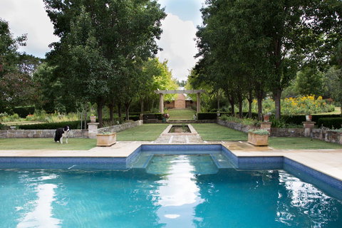 Chanticleer Gardens Barn Cottage With A Pool - Accommodation Kalgoorlie 15