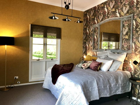 Chanticleer Gardens Barn Cottage With A Pool - Accommodation Kalgoorlie 18