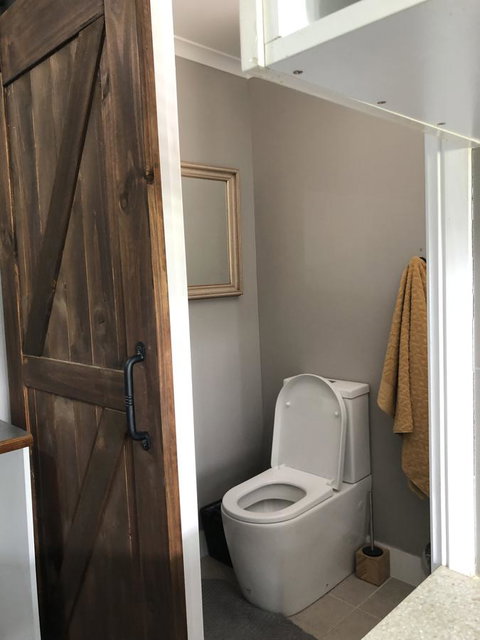 Chanticleer Gardens Barn Cottage With A Pool - Accommodation Kalgoorlie 21