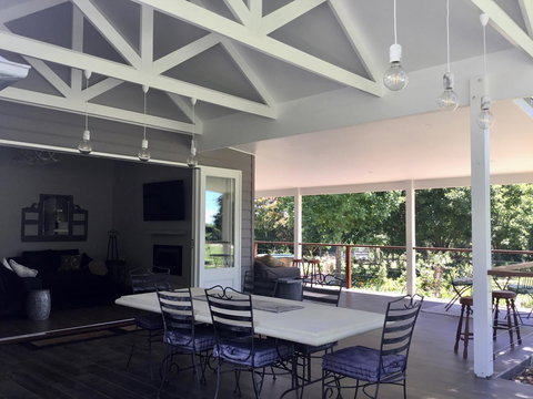 Chanticleer Gardens Barn Cottage With A Pool - Accommodation Kalgoorlie 11