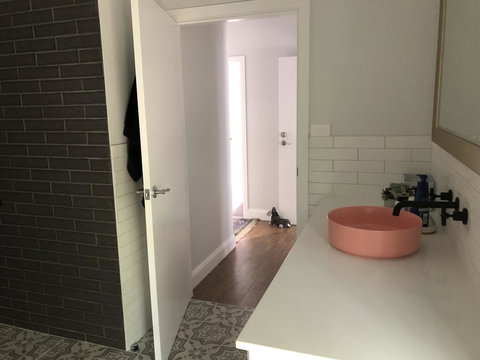 Chanticleer Gardens Barn Cottage With A Pool - Accommodation Kalgoorlie 34