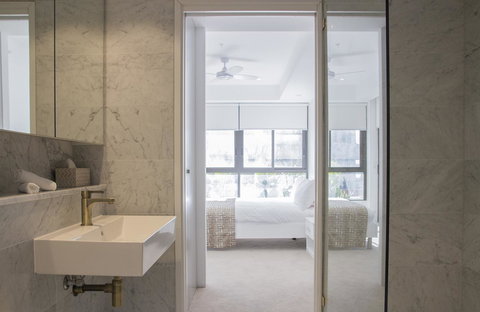 Cozy Apartment With Harbour Bridge View In Bondi - Accommodation Kalgoorlie 4