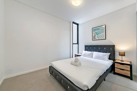 Stylish And Neat Two Bed Apartment In Wentworth Point - Accommodation Kalgoorlie 6