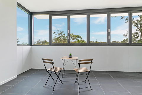 Stylish And Neat Two Bed Apartment In Wentworth Point - Accommodation Kalgoorlie 8