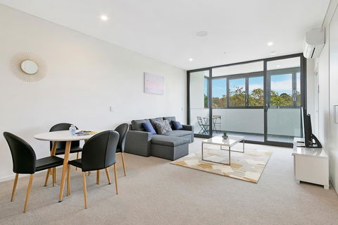 Stylish And Neat Two Bed Apartment In Wentworth Point - Accommodation Kalgoorlie 4