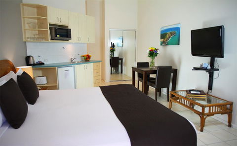 The Byron Beachcomber - Accommodation Kalgoorlie 13