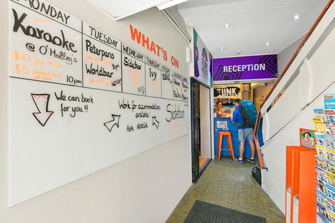 Mad Monkey Downtown - Accommodation Kalgoorlie 4