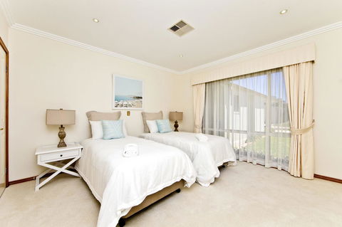 One Mile Mansion - Private Coastal Retreat FREE FAMILY ADVENTURE PASS - Accommodation Kalgoorlie 16