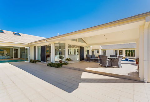 One Mile Mansion - Private Coastal Retreat FREE FAMILY ADVENTURE PASS - Accommodation Kalgoorlie 18